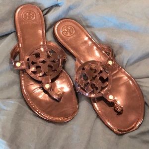 Tory Burch black patent leather Miller flip flop